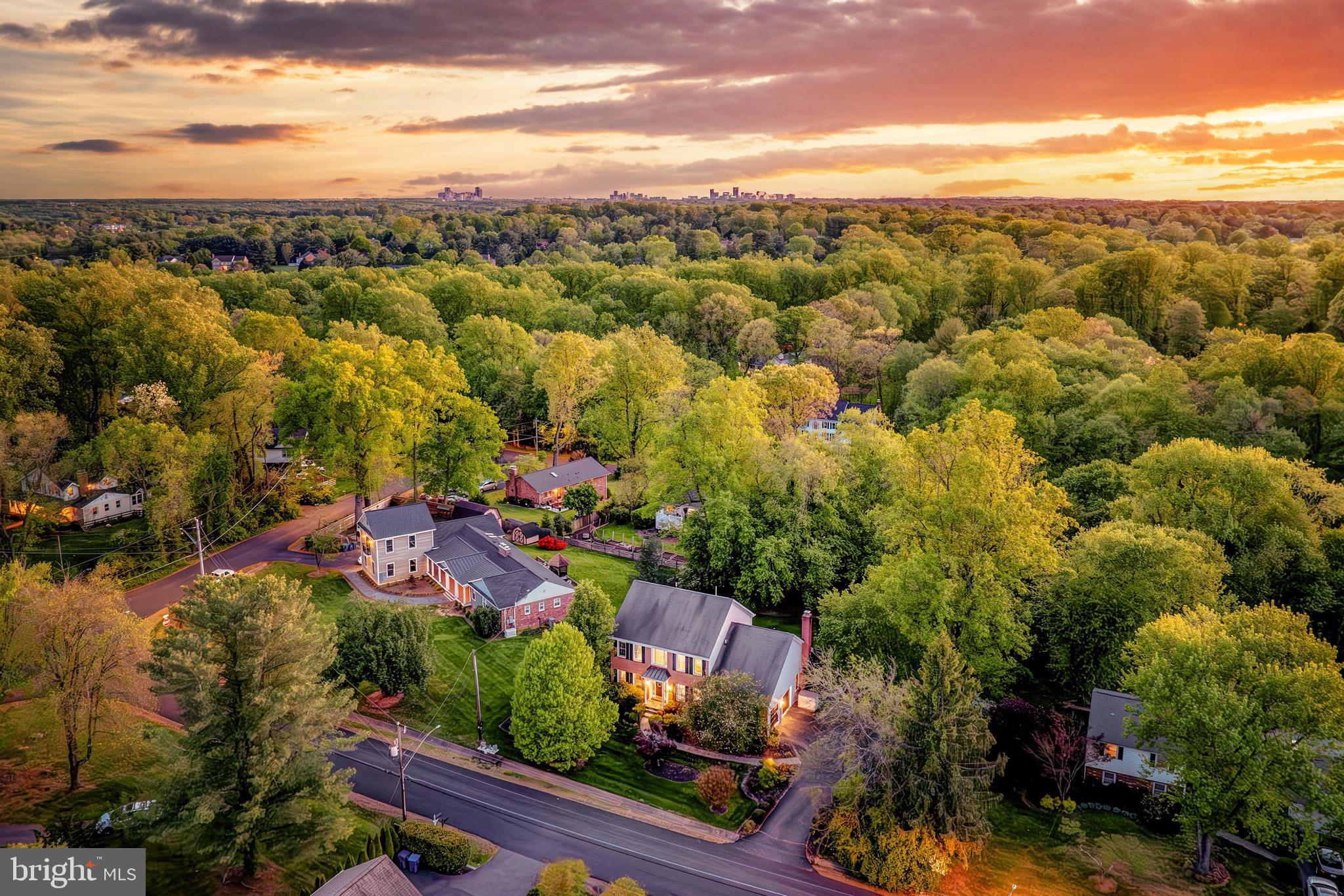 858 Constellation Dr