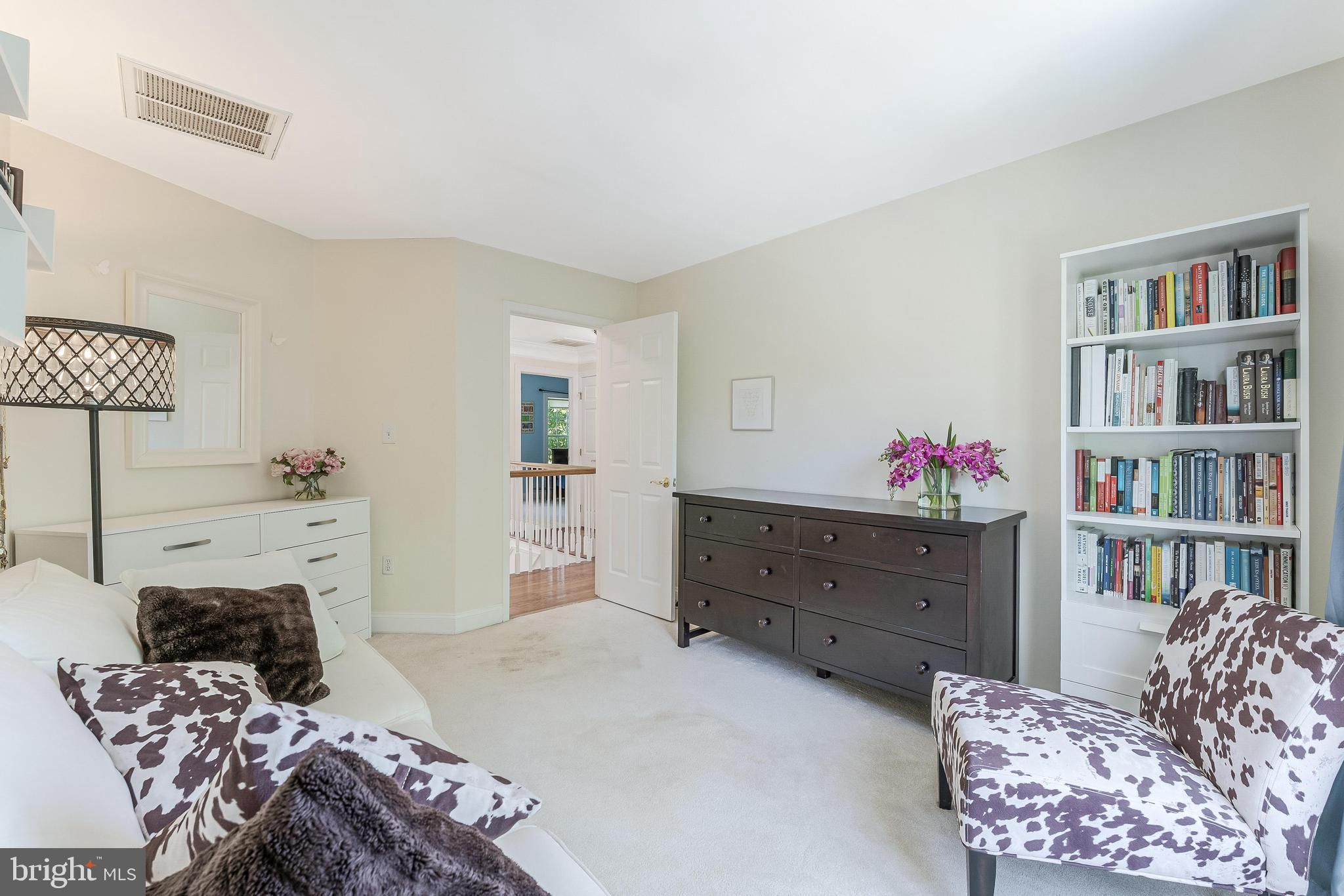 858 Constellation Dr