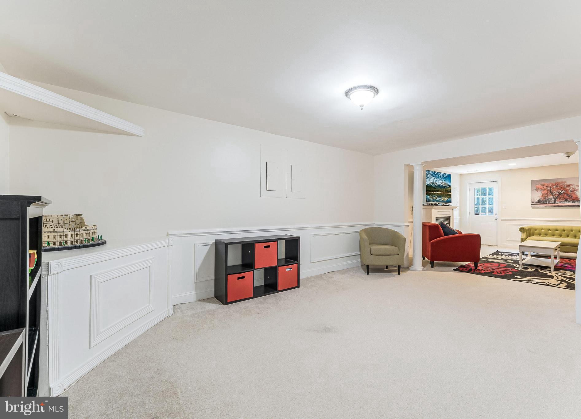 858 Constellation Dr