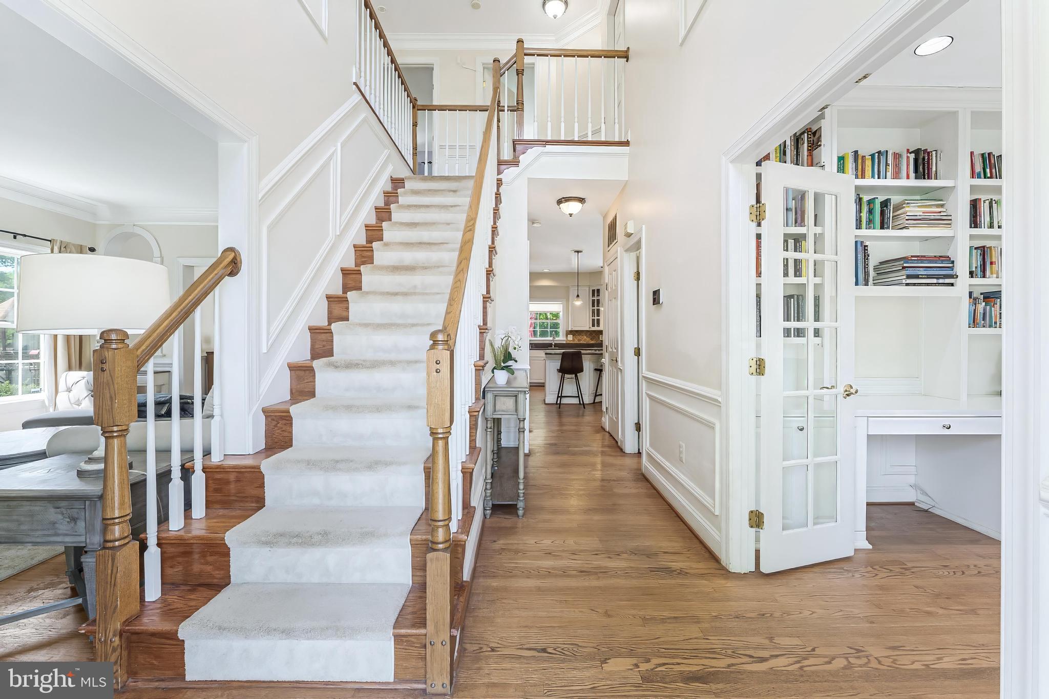 858 Constellation Dr