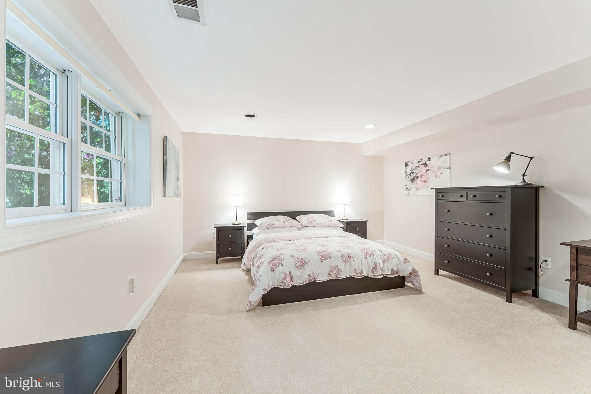 858 Constellation Dr