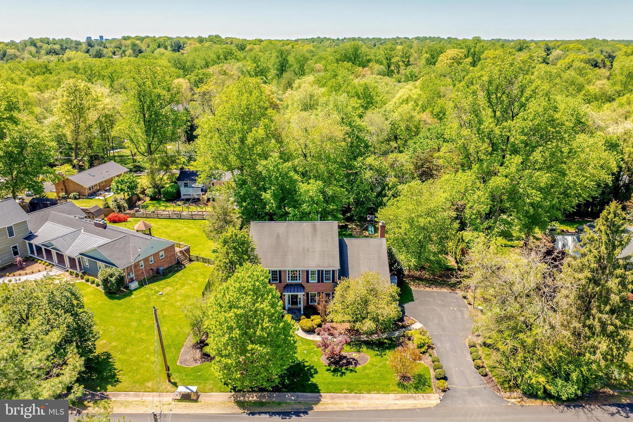 858 Constellation Dr