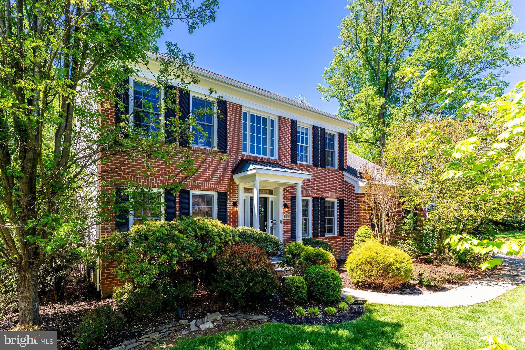 858 Constellation Dr