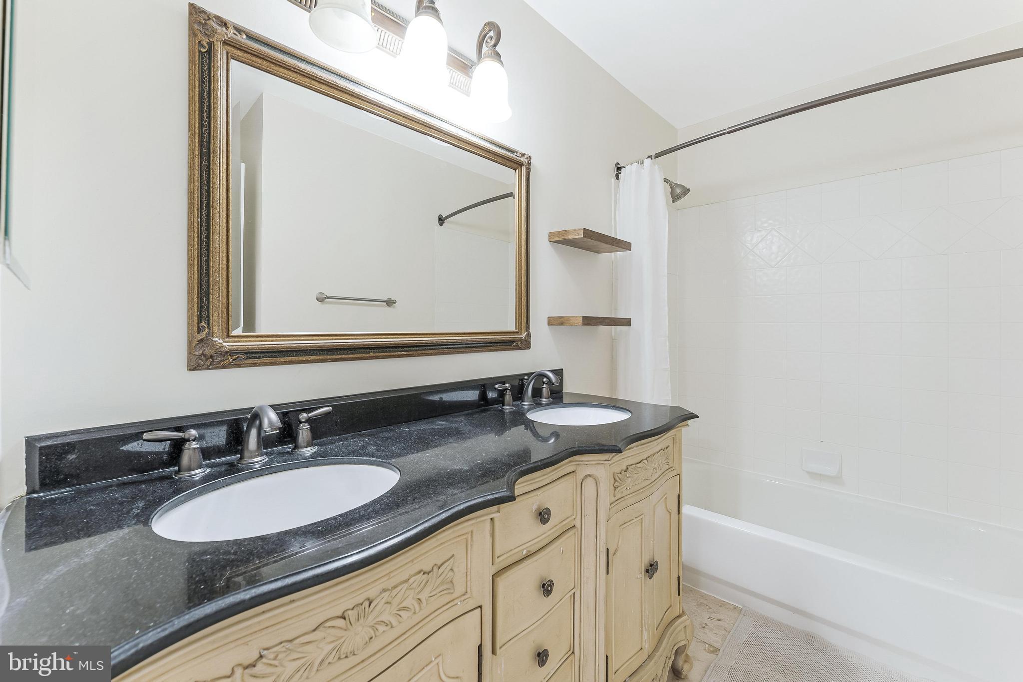 858 Constellation Dr