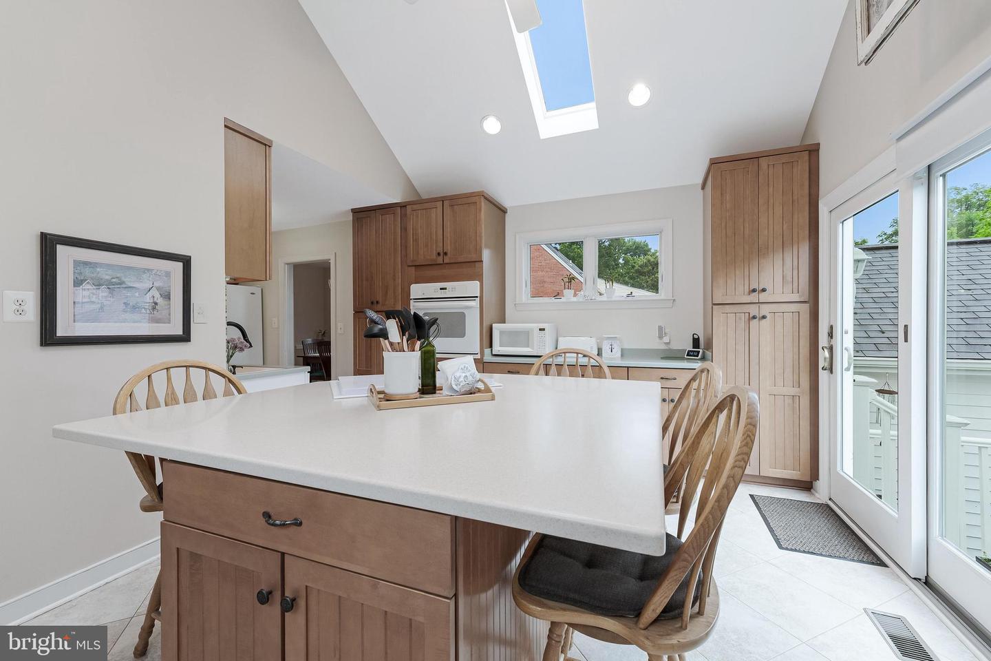 3012 Lawrence Dr