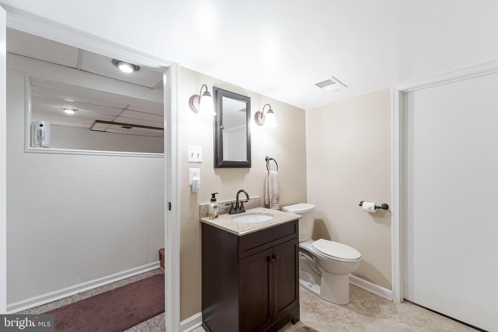 3012 Lawrence Dr