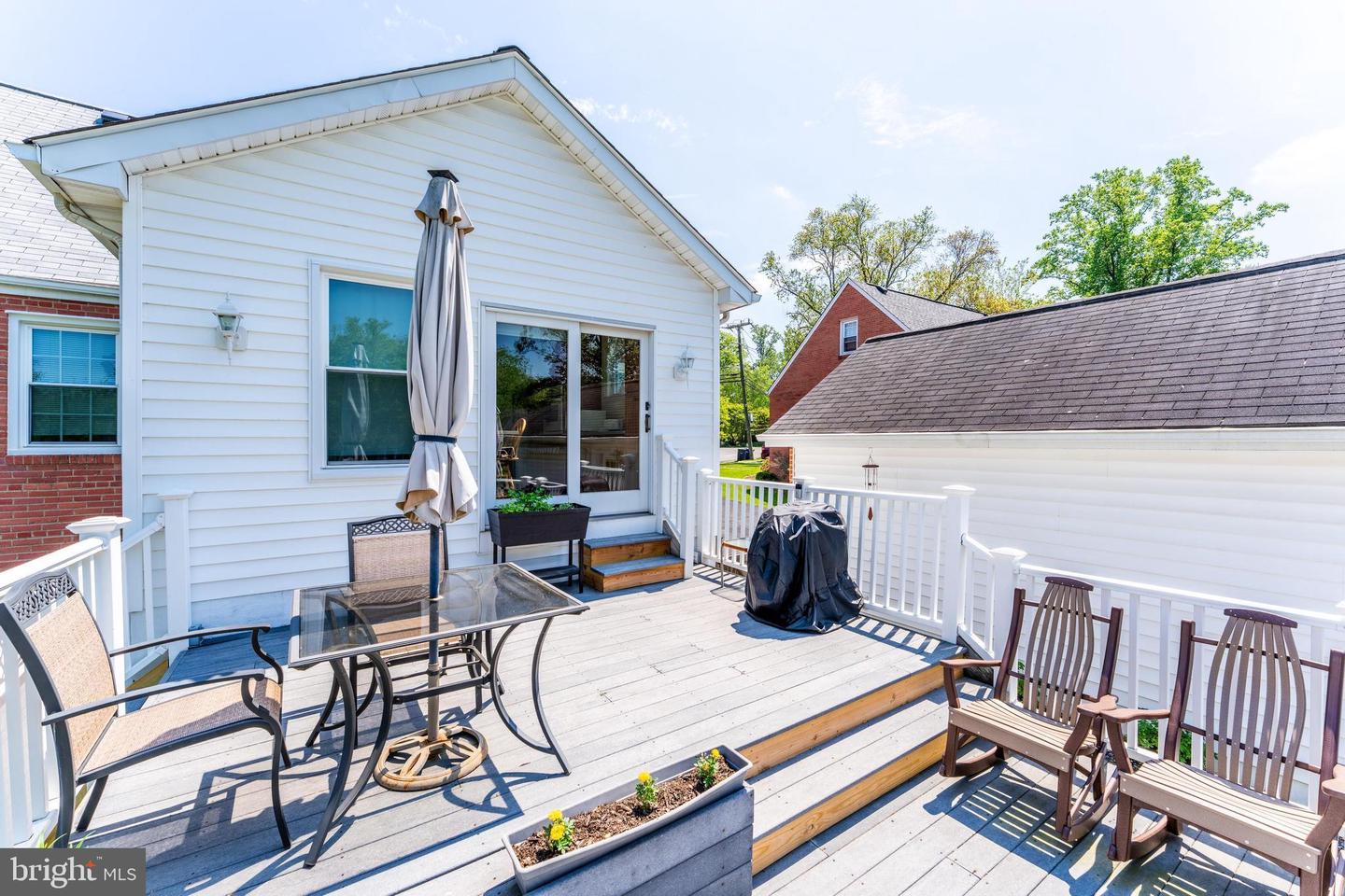 3012 Lawrence Dr