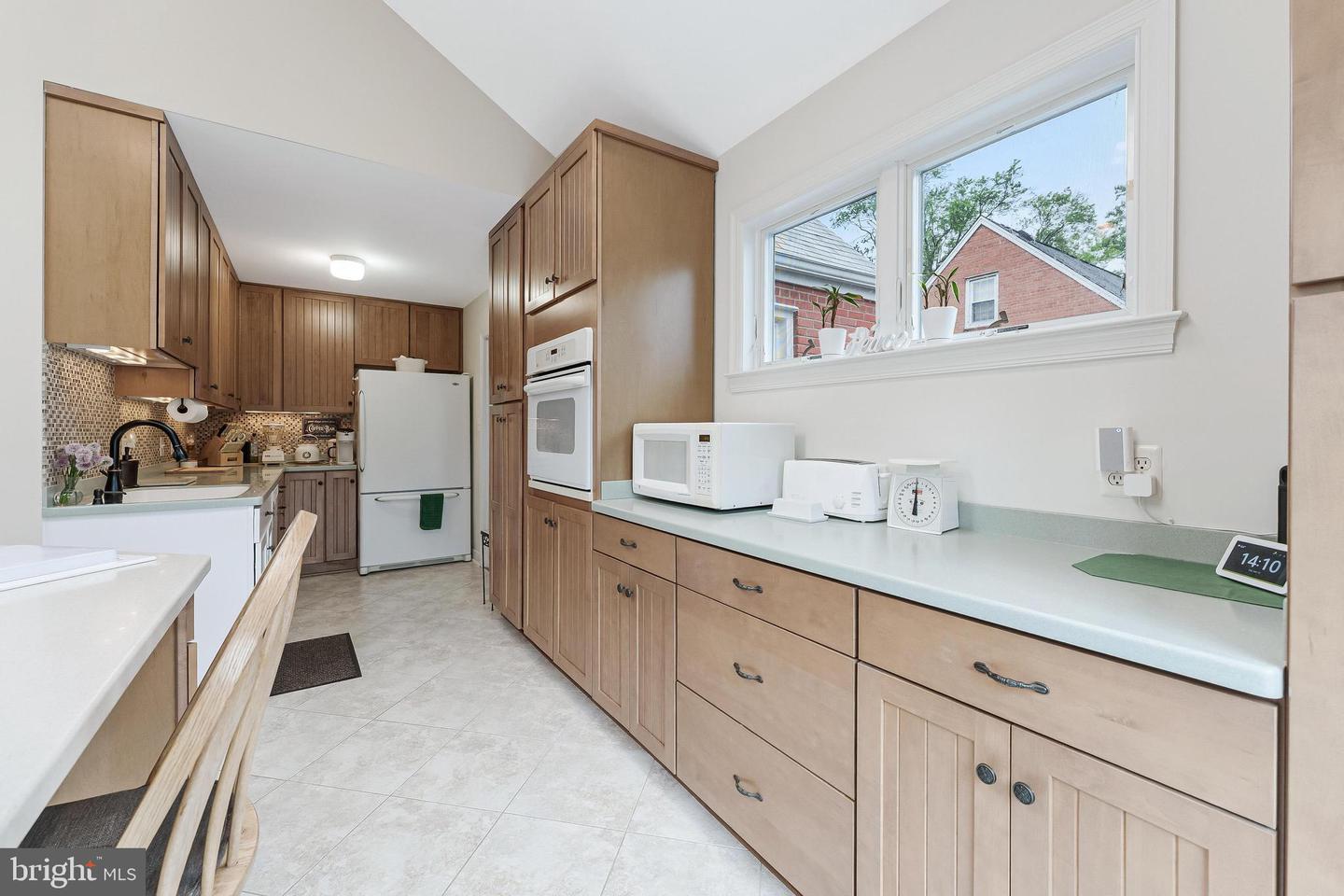 3012 Lawrence Dr