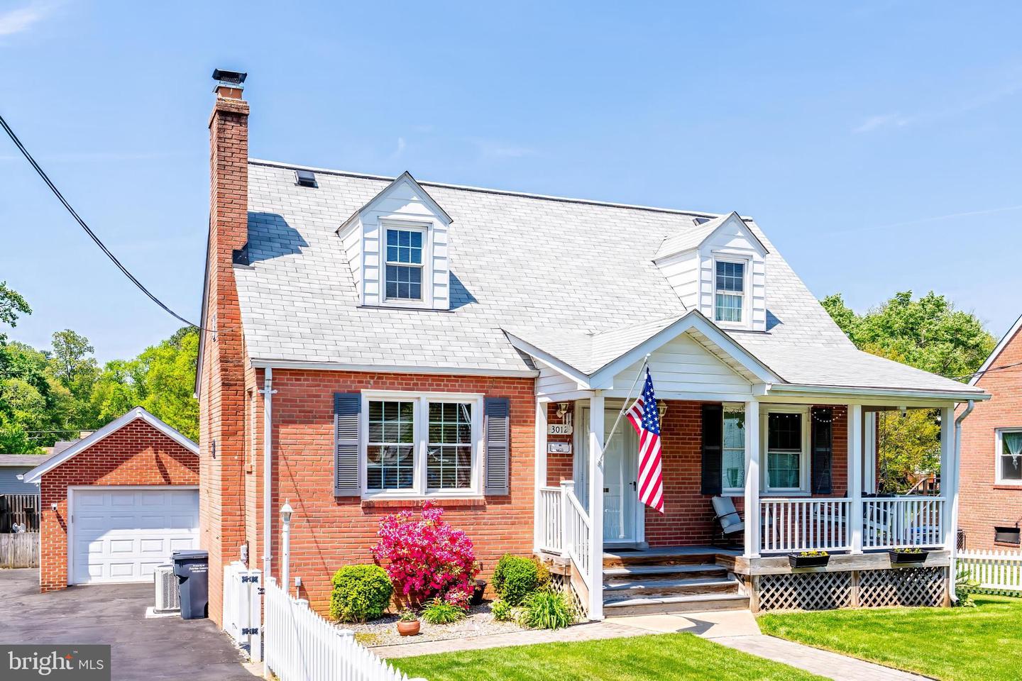 3012 Lawrence Dr