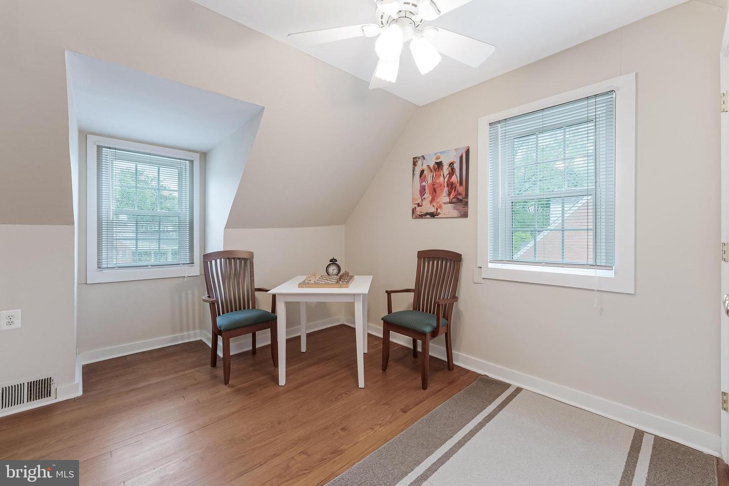 3012 Lawrence Dr