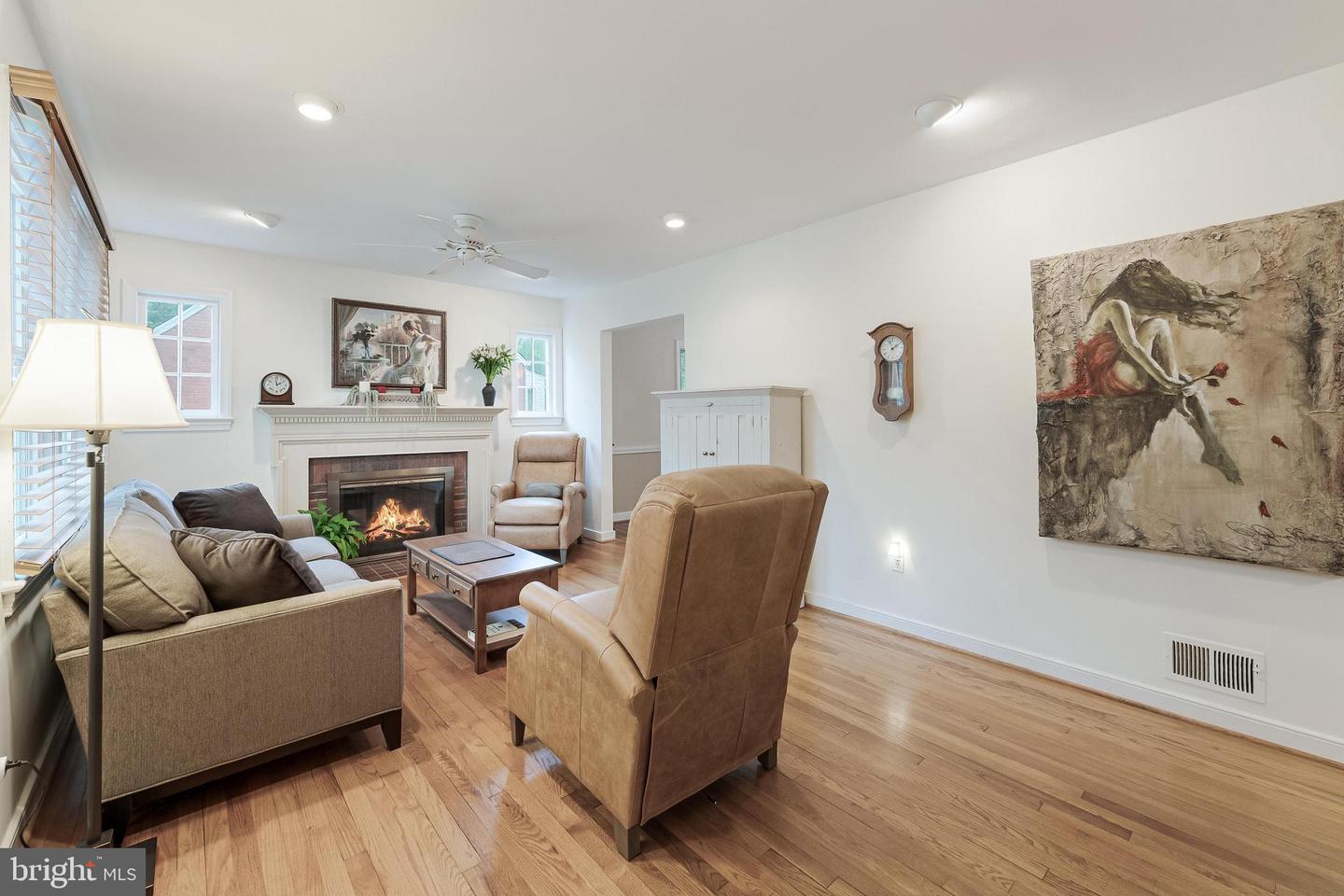 3012 Lawrence Dr
