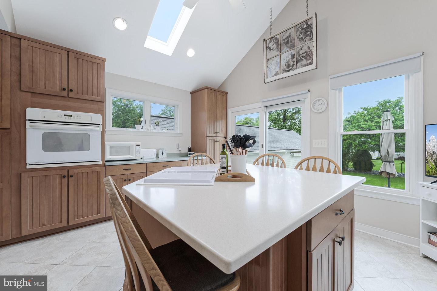 3012 Lawrence Dr
