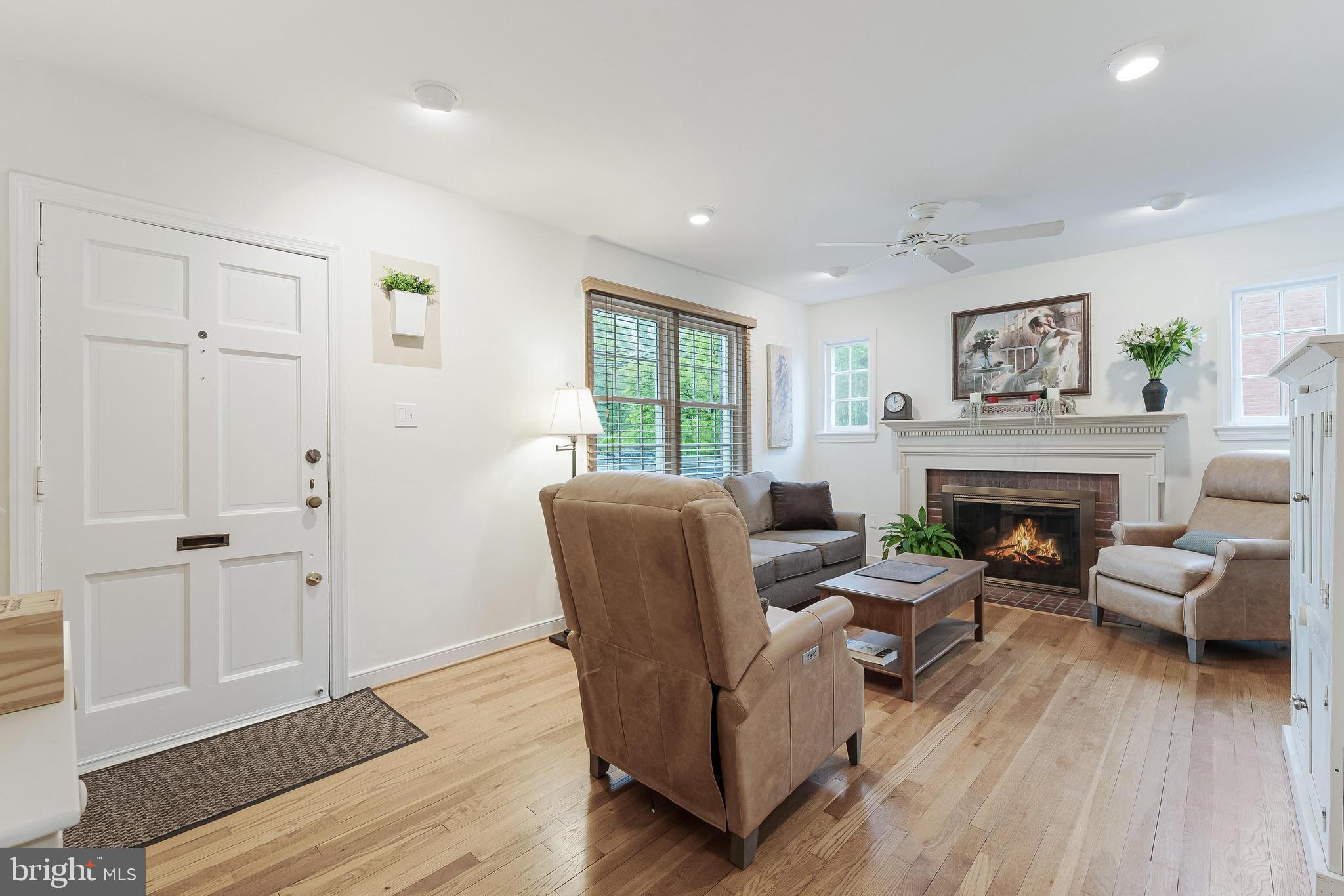 3012 Lawrence Dr