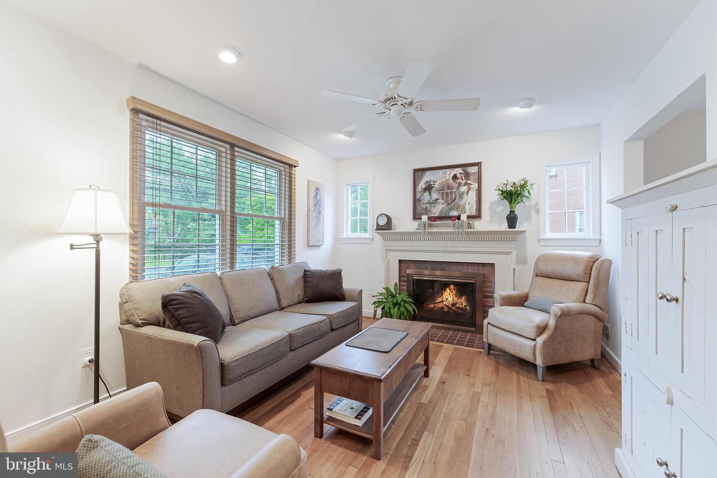 3012 Lawrence Dr