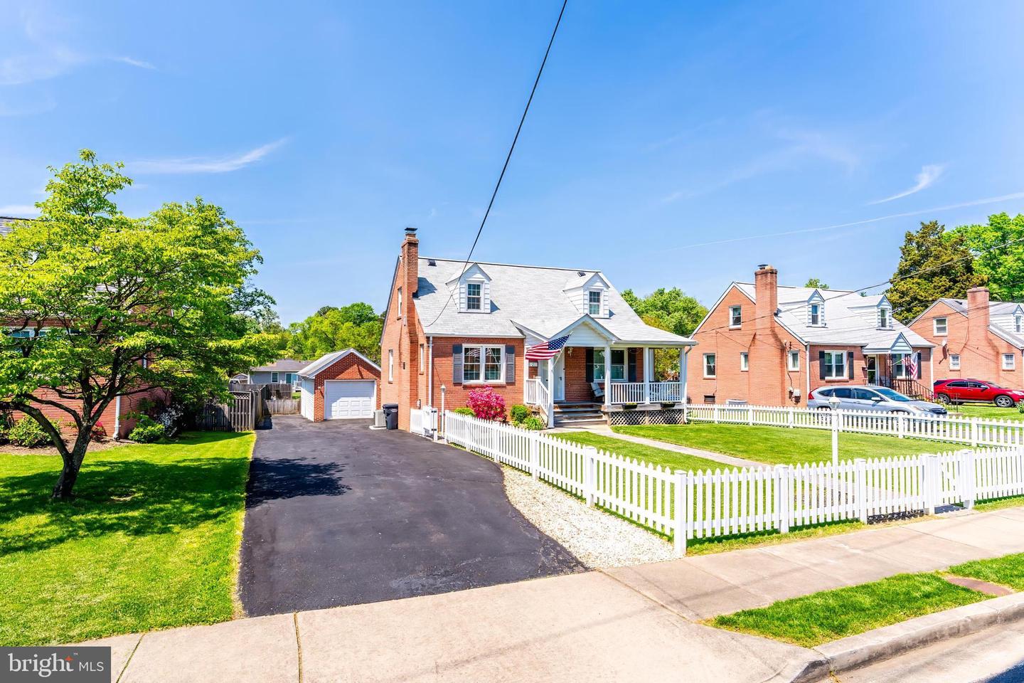 3012 Lawrence Dr
