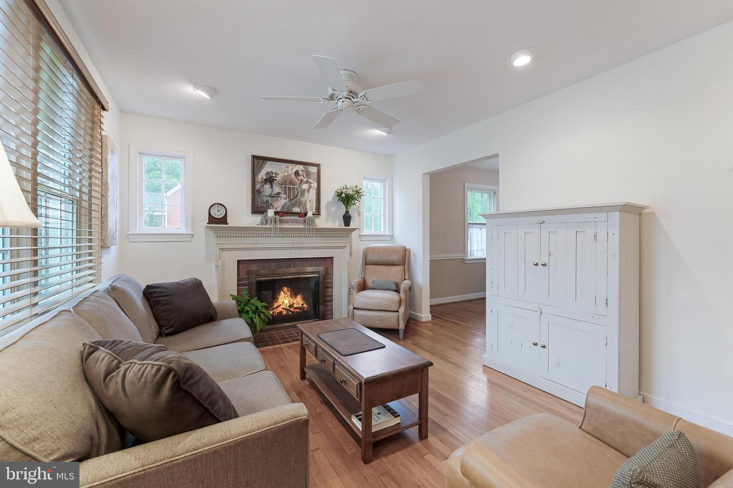 3012 Lawrence Dr