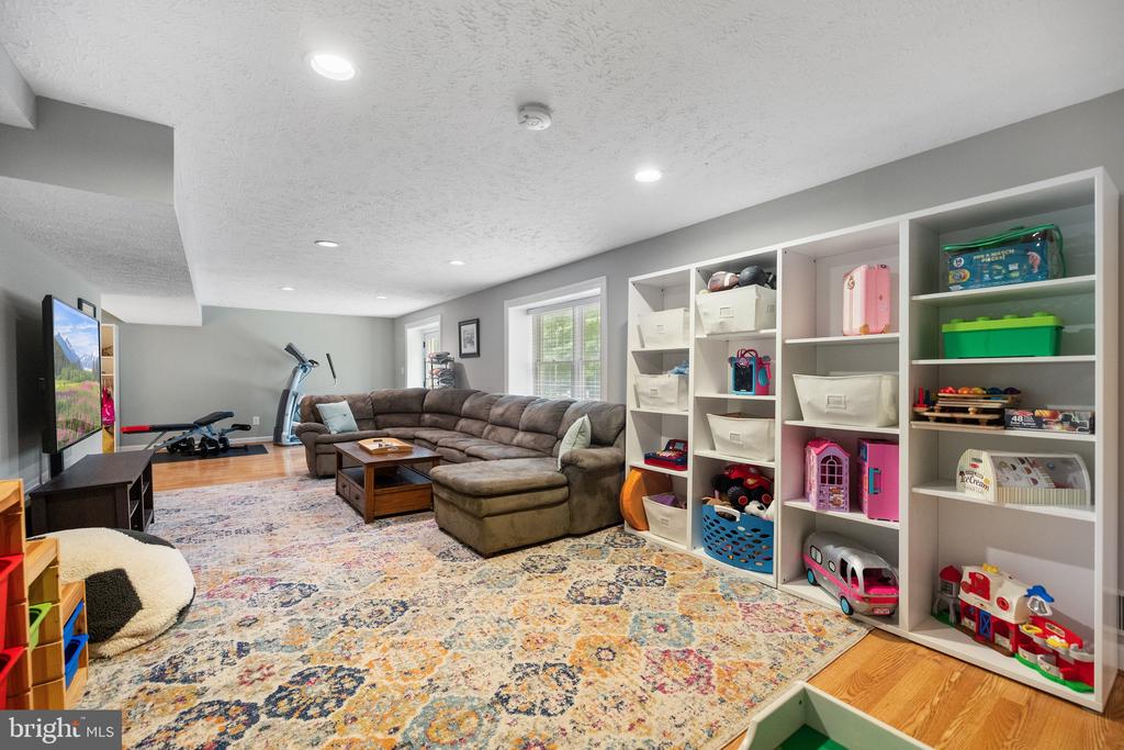 9526 CLAYCHIN COURT