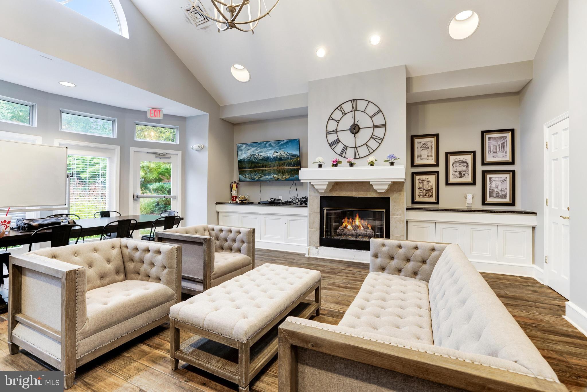 2204 Westcourt Ln #122