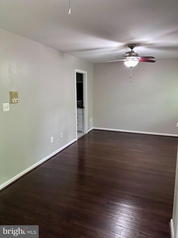2103 GLENCOURSE LN