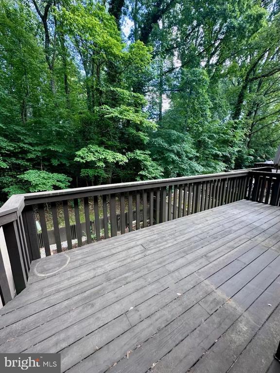 2103 GLENCOURSE LN
