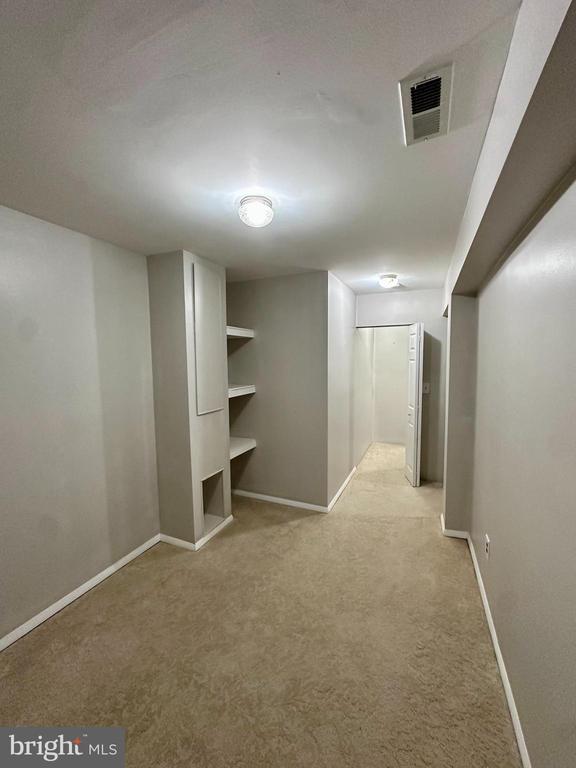 2103 GLENCOURSE LN