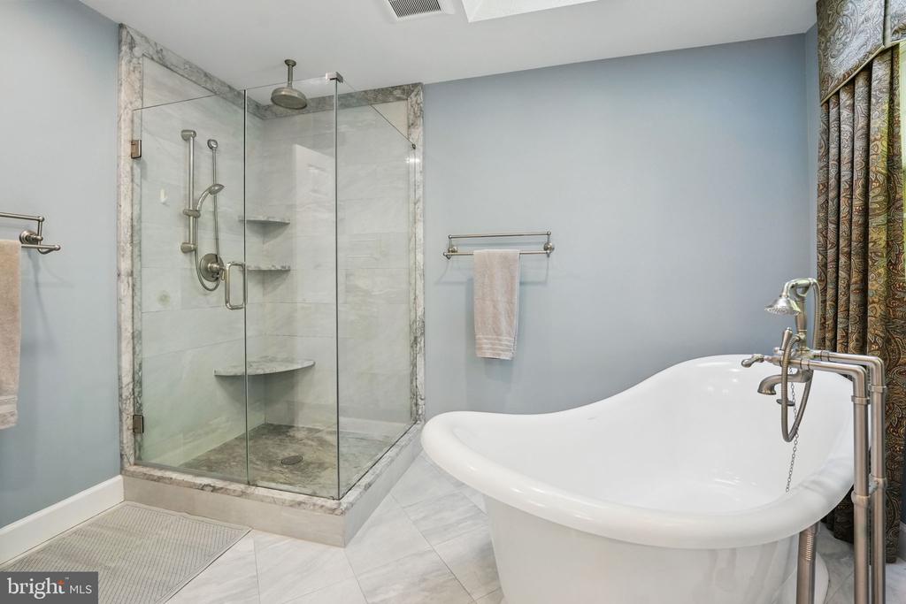 8346 Argent Cir