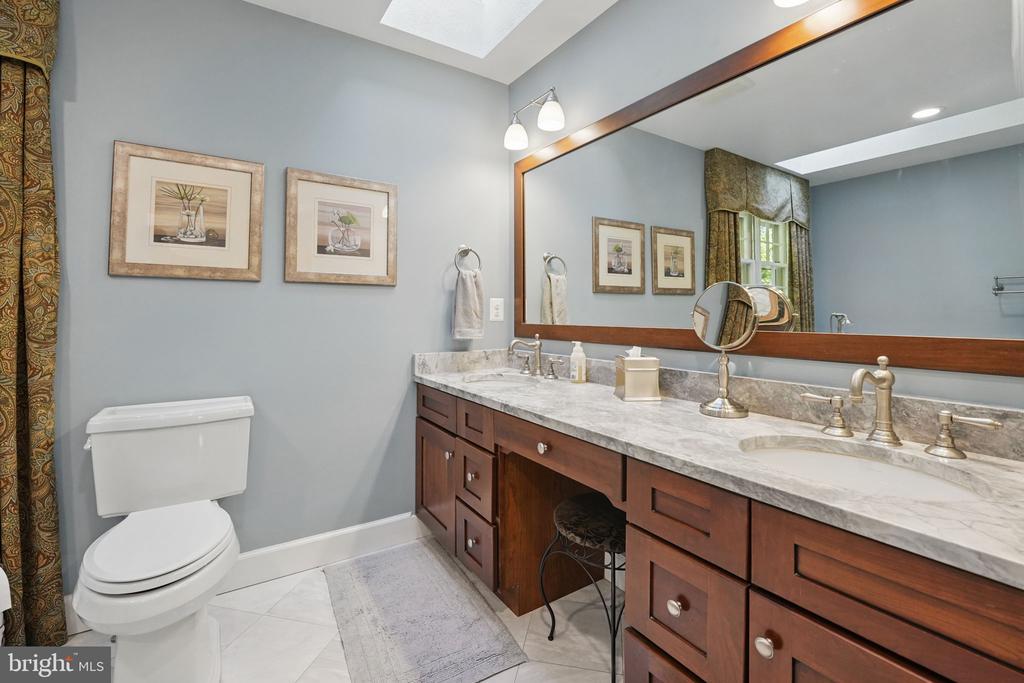 8346 Argent Cir