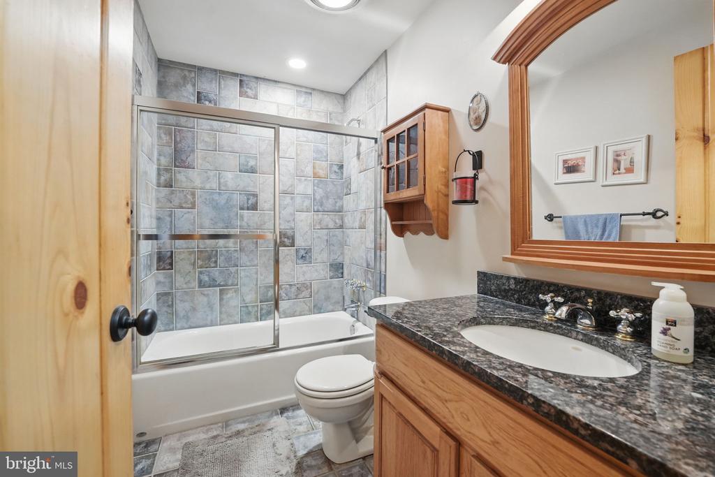 8346 Argent Cir