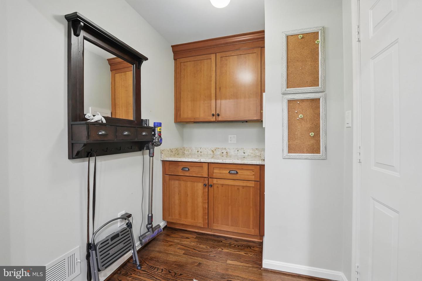 8346 Argent Cir