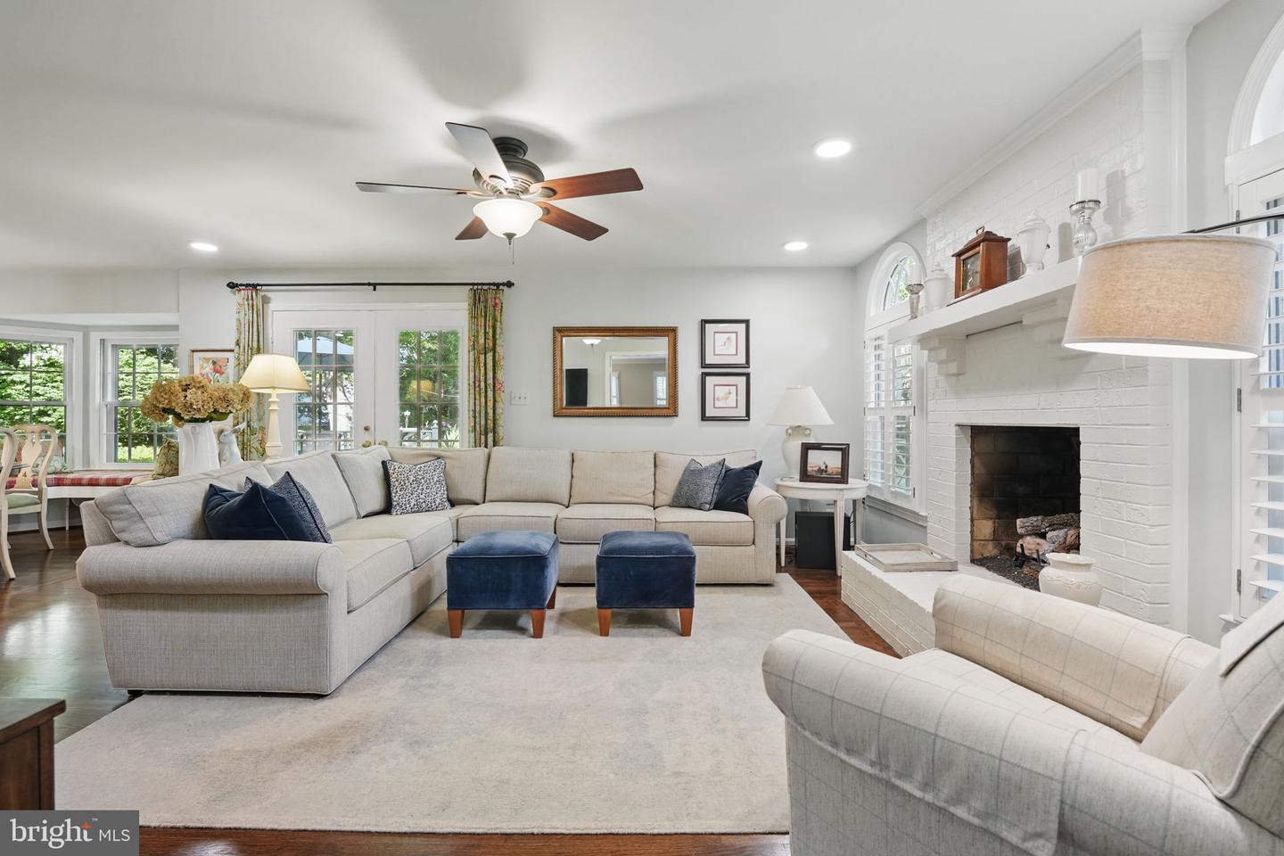 8346 Argent Cir