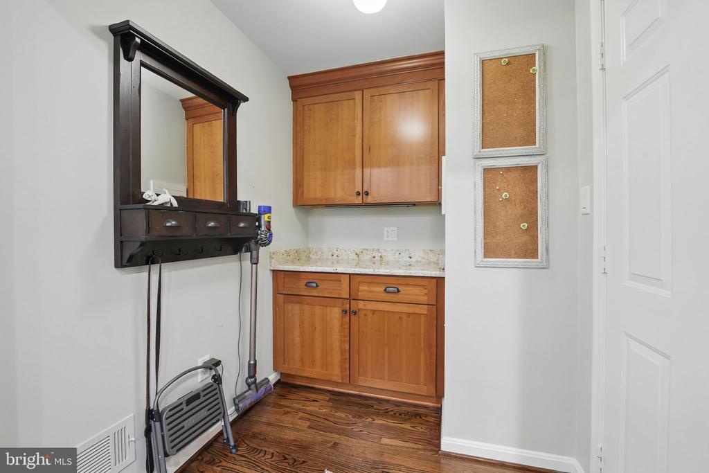 8346 Argent Cir