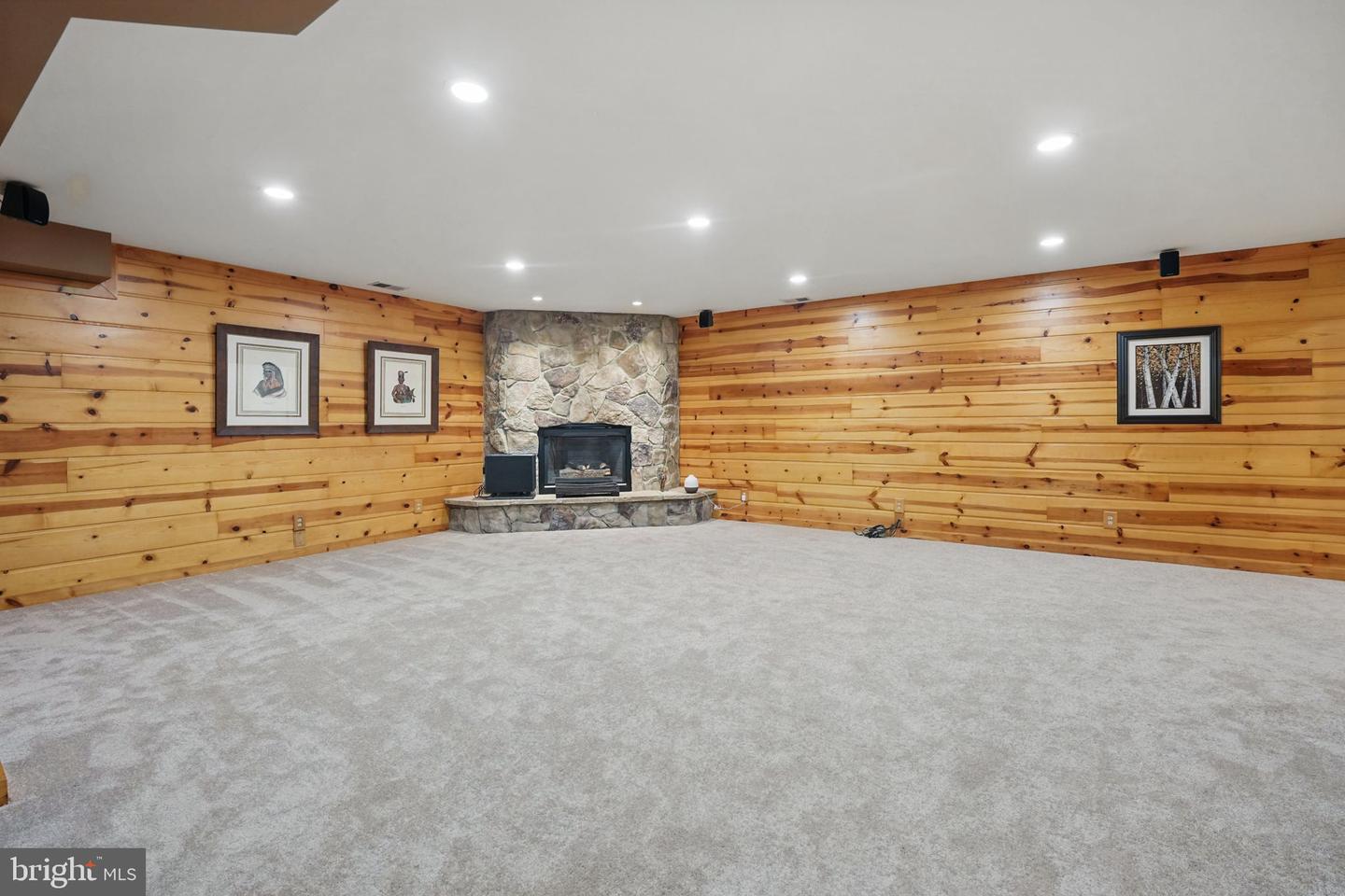 8346 Argent Cir