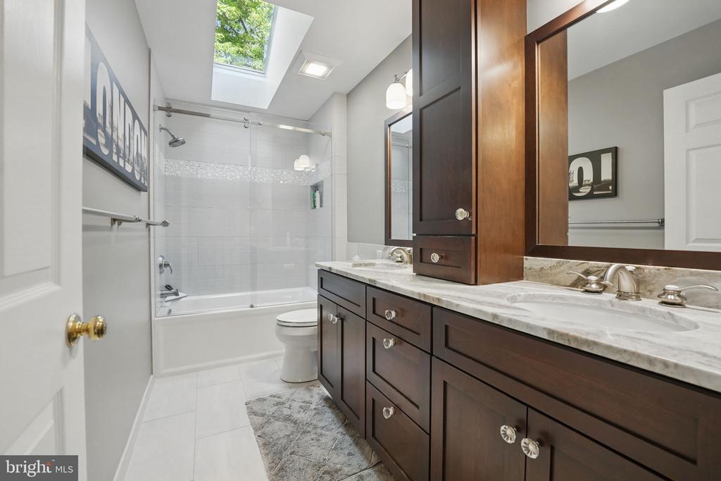 8346 Argent Cir