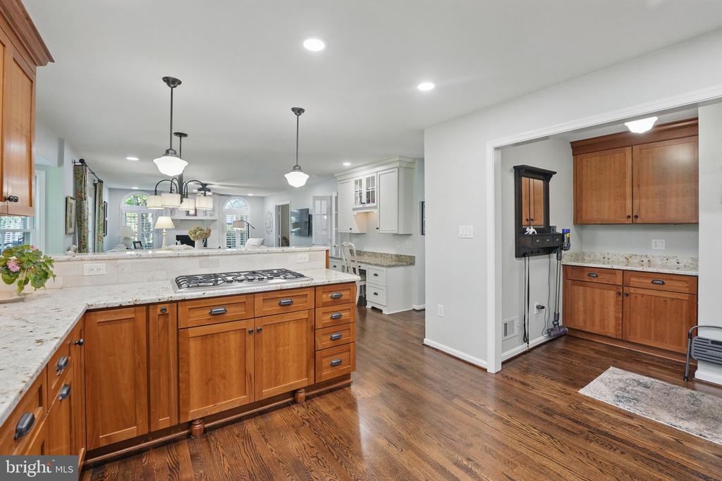 8346 Argent Cir