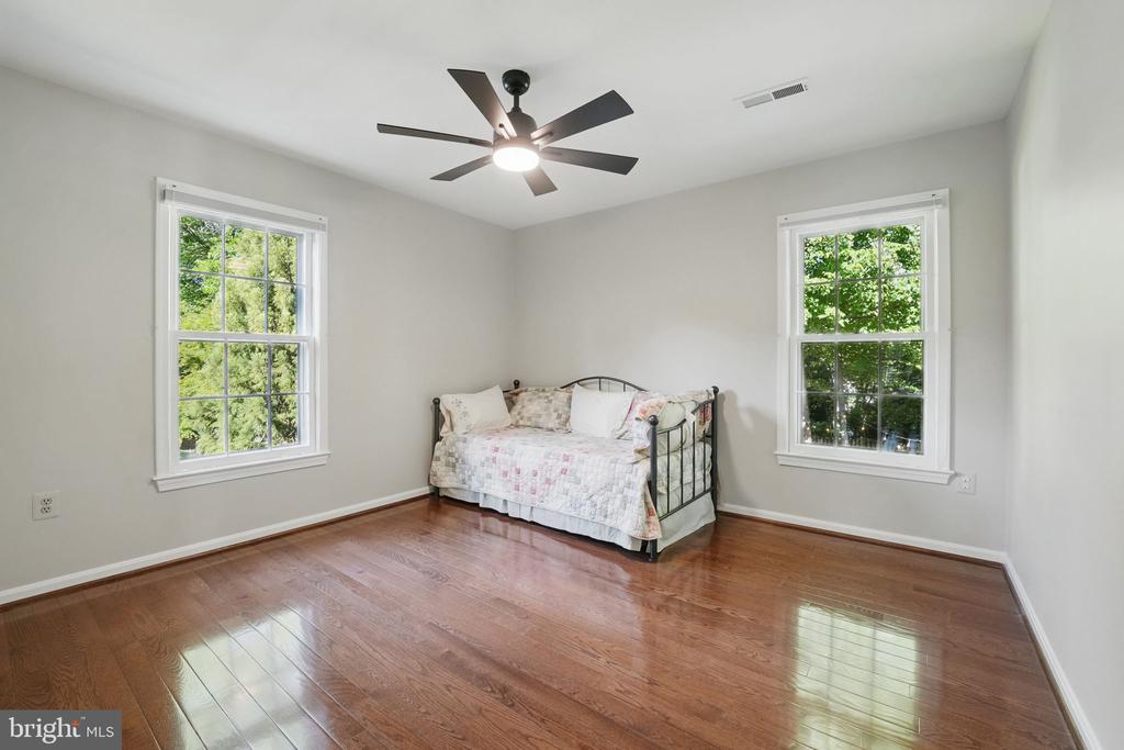 8346 Argent Cir