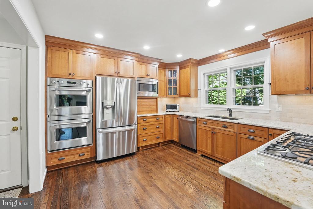 8346 Argent Cir