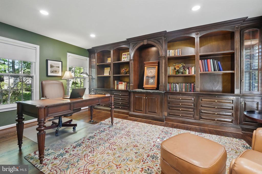 8346 Argent Cir
