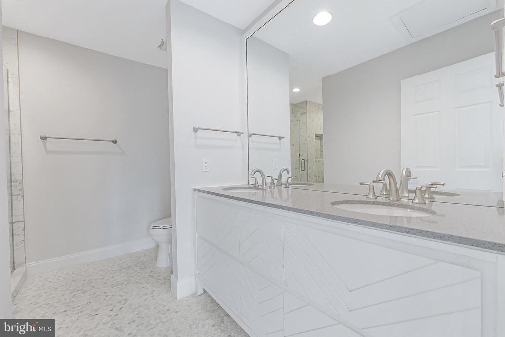 8504 Jeffersonian Ct