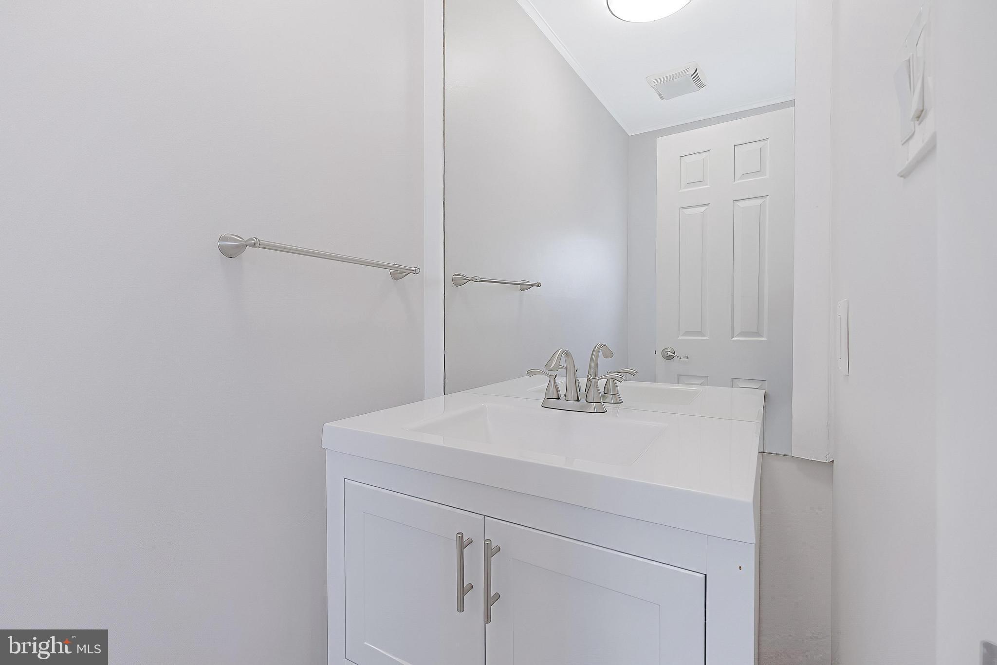 8504 Jeffersonian Ct