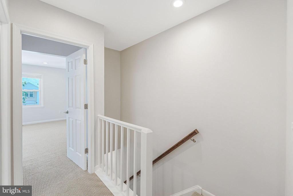 8504 Jeffersonian Ct