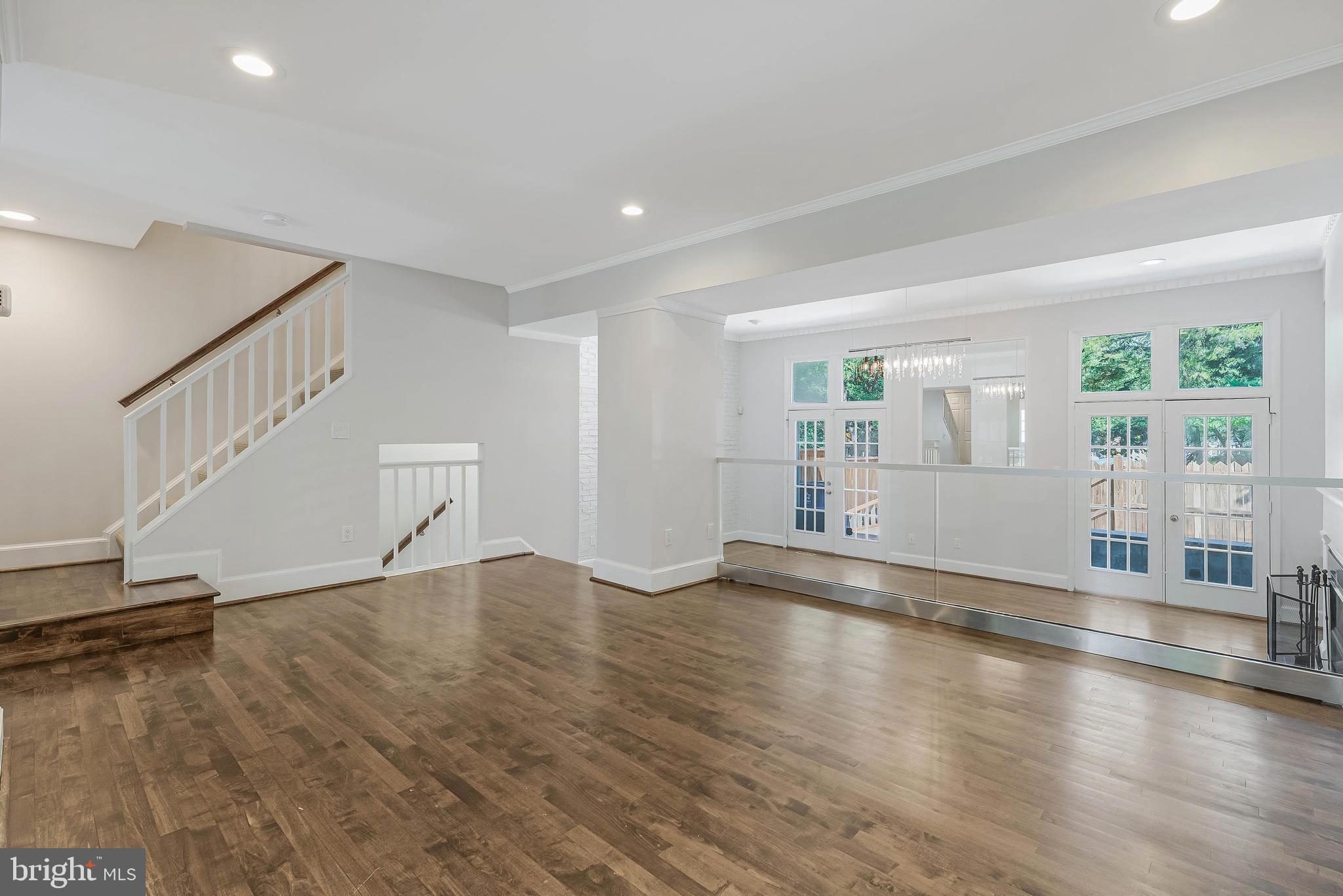 8504 Jeffersonian Ct