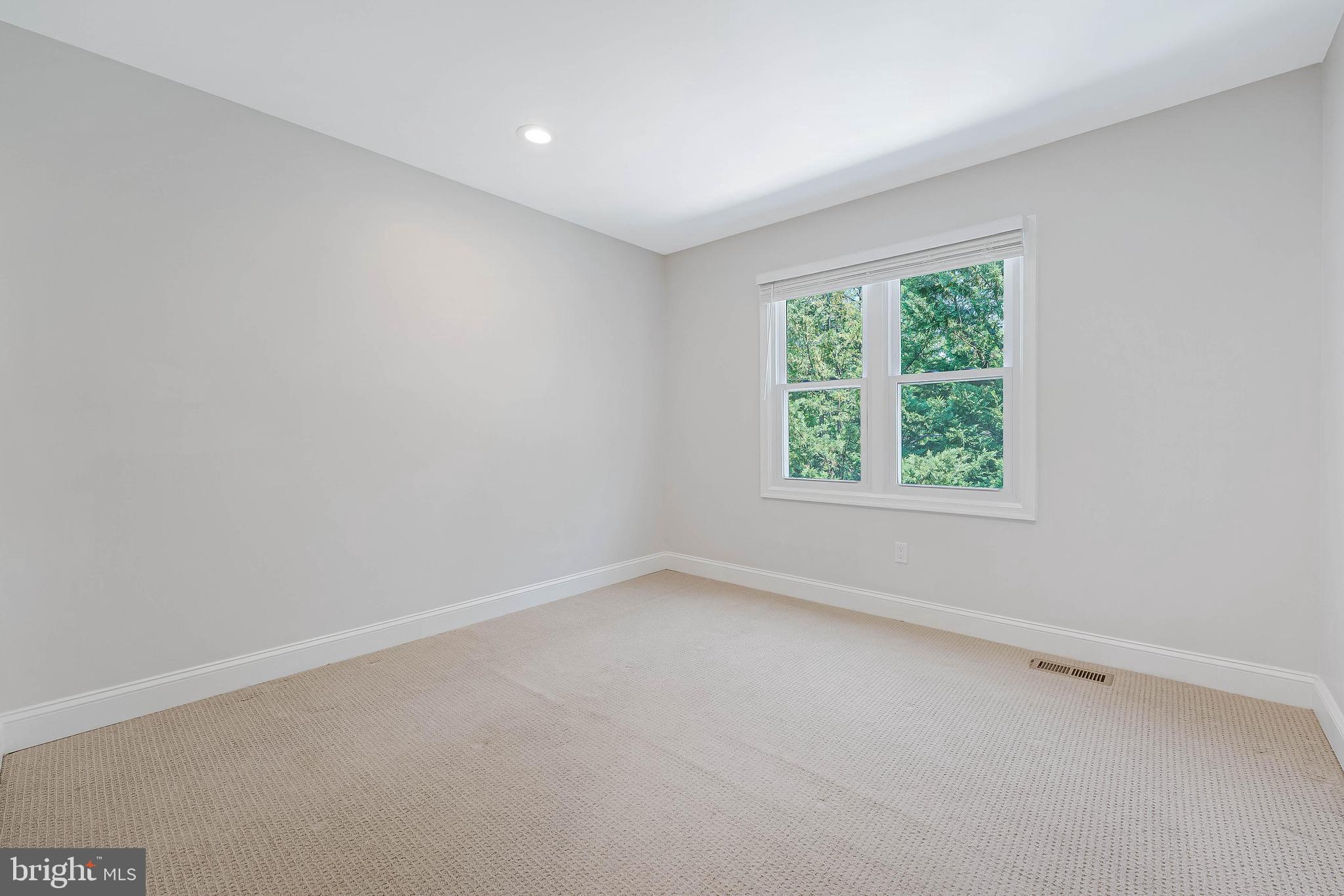 8504 Jeffersonian Ct