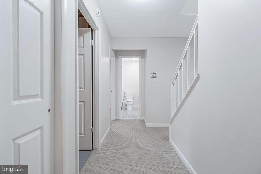 8504 Jeffersonian Ct