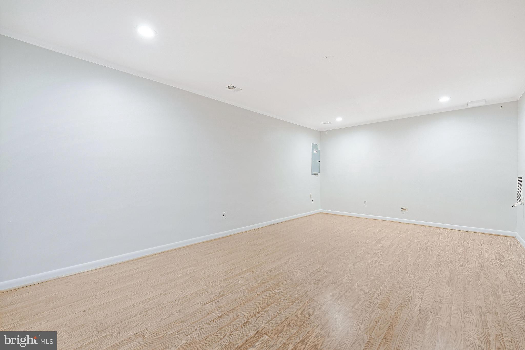 8504 Jeffersonian Ct