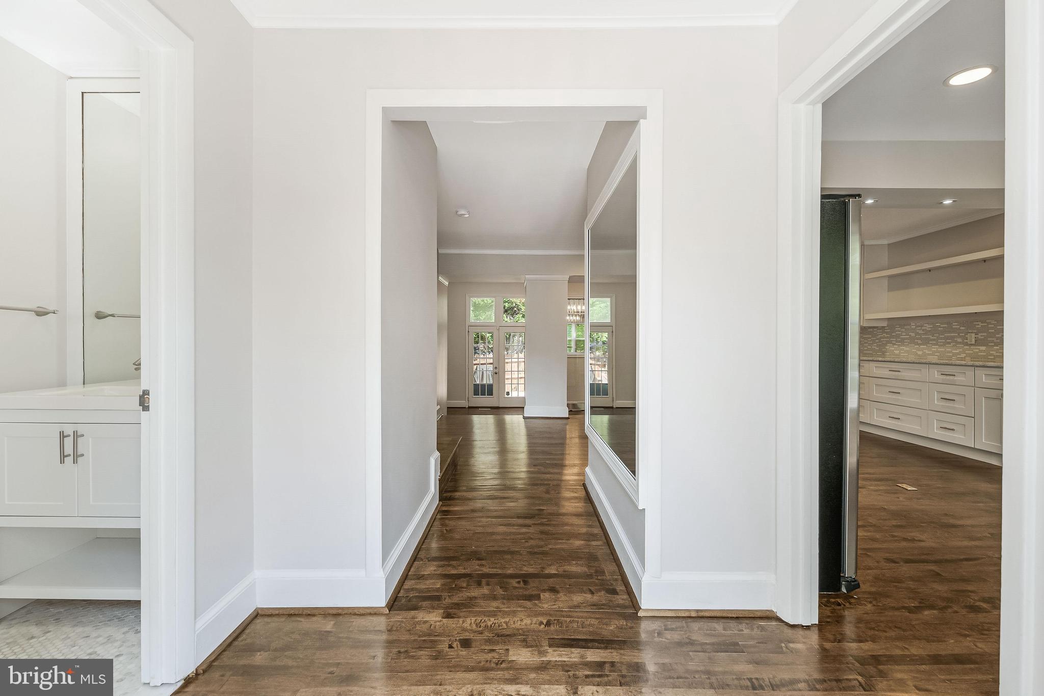 8504 Jeffersonian Ct