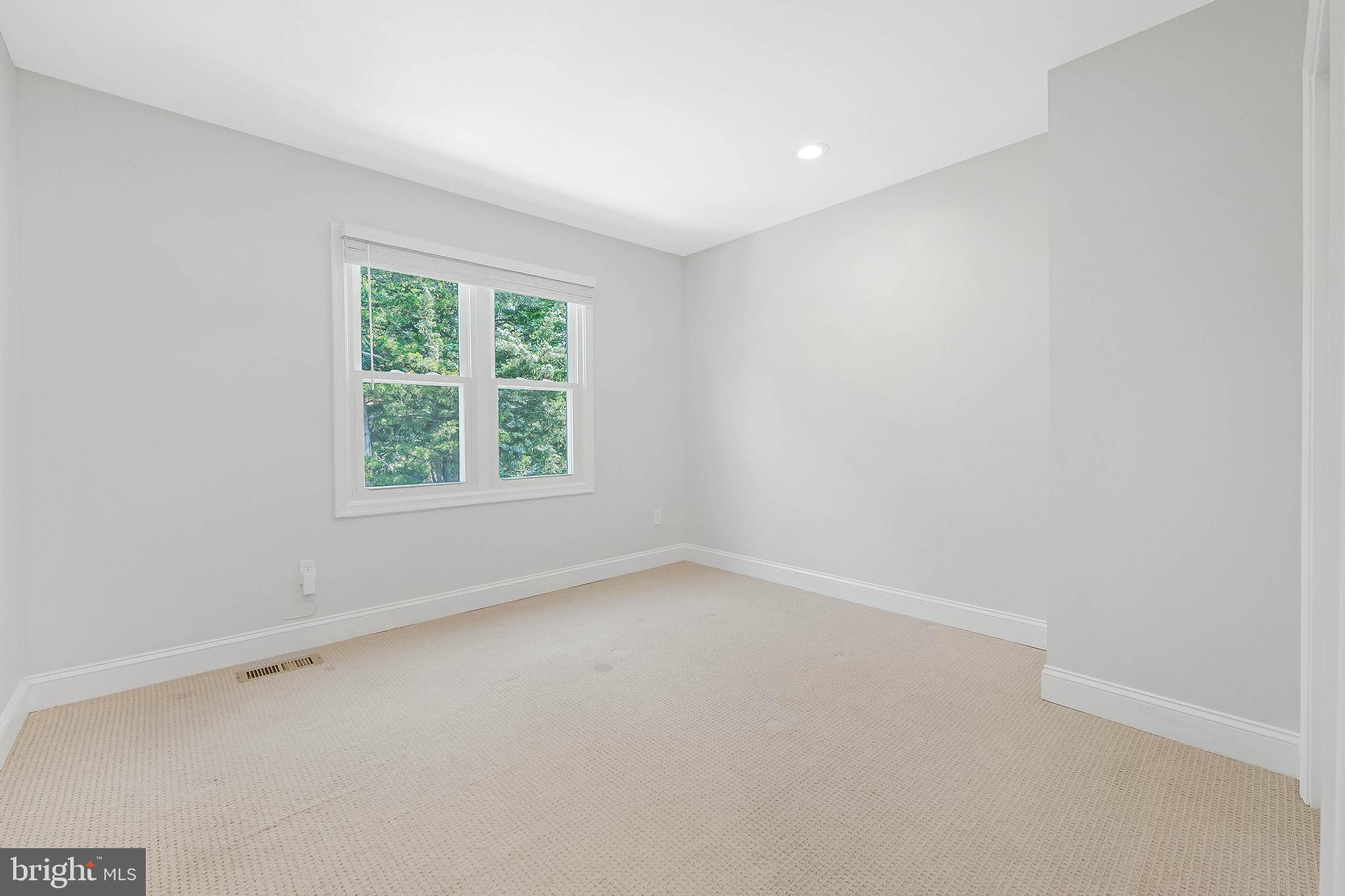 8504 Jeffersonian Ct