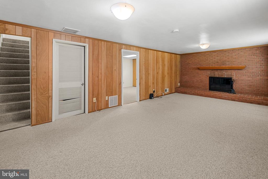 15007 CARLBERN DRIVE