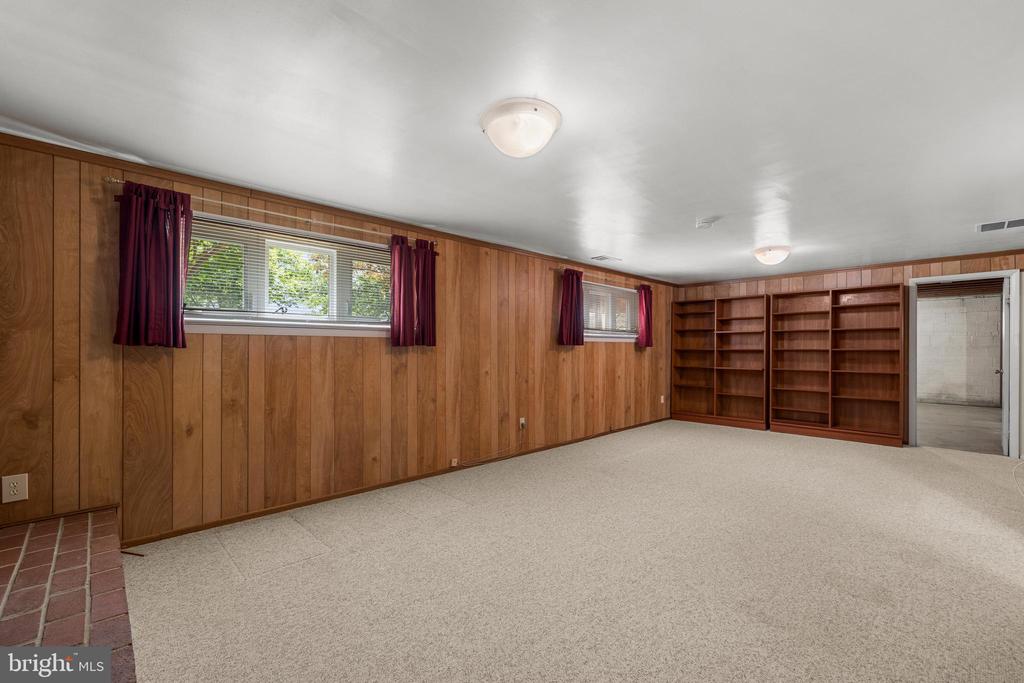 15007 CARLBERN DRIVE