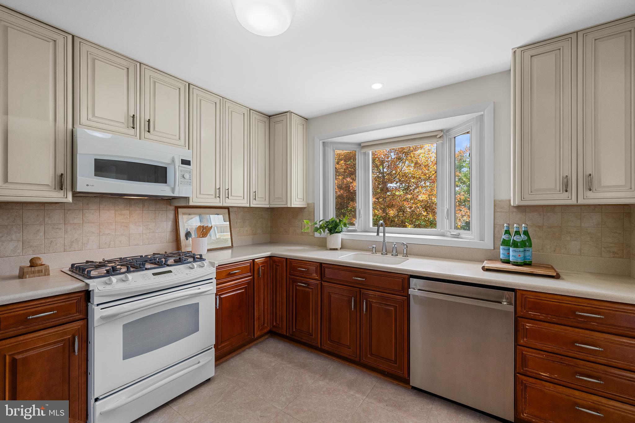 15007 CARLBERN DRIVE