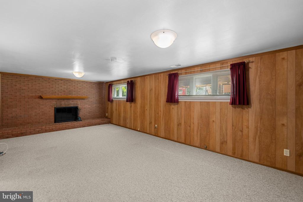 15007 CARLBERN DRIVE